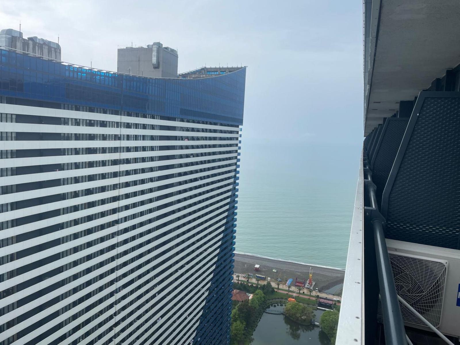 Black Sea Batumi Hotel Orbi City Kültér fotó